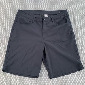 GAIAM shorts navy blue